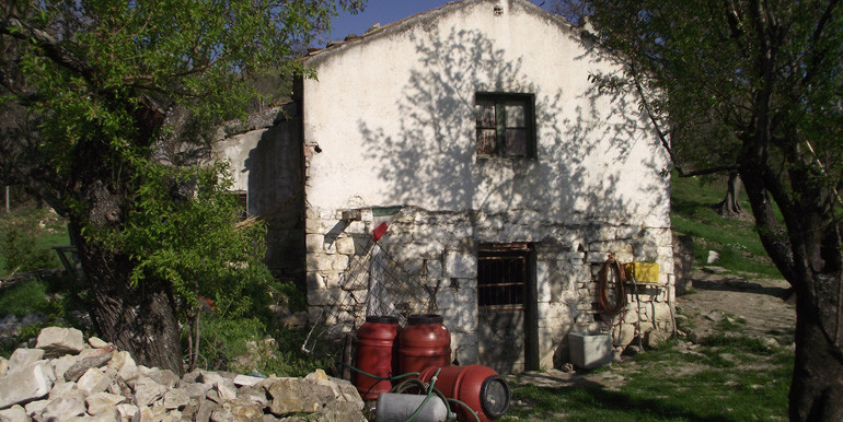farmhouse to restore