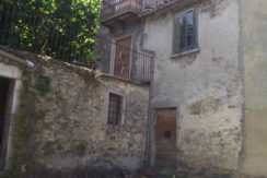 town house to buy in Italy