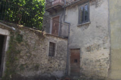 town house to buy in Italy