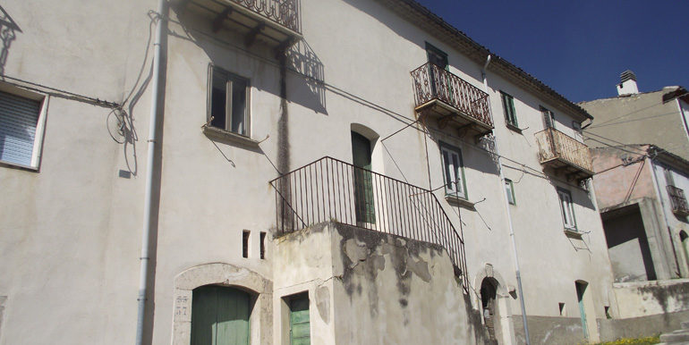 italian home to buy