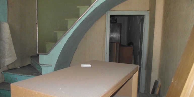 town house to buy in Italy