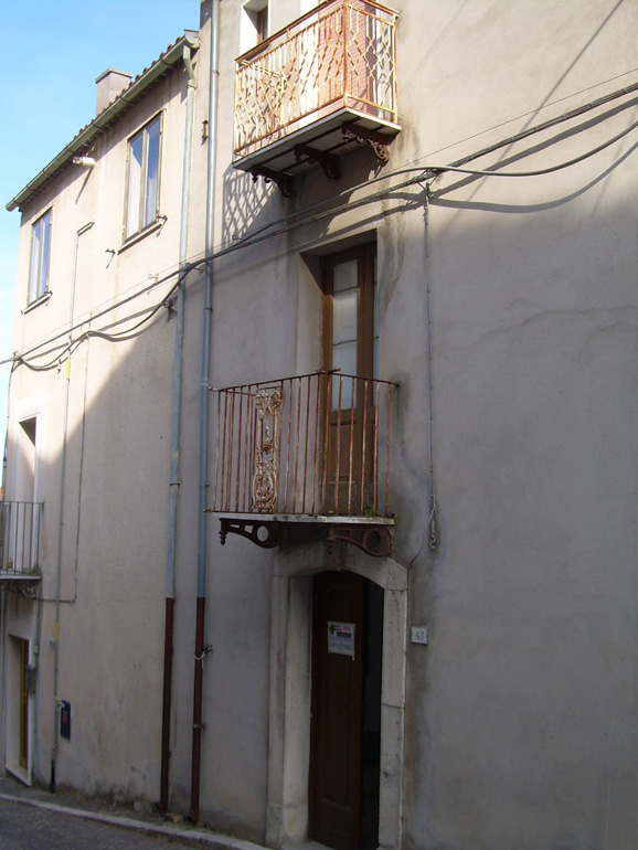 Small House to buy in Italy Casa Bombay, Civitacampomarano