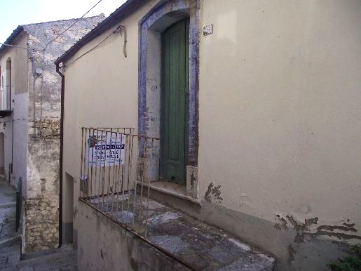 Typical stone town house for sale, 2 beds and nice cantina, Civitacampomarano – Faggio