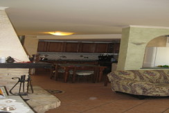 4 bed house